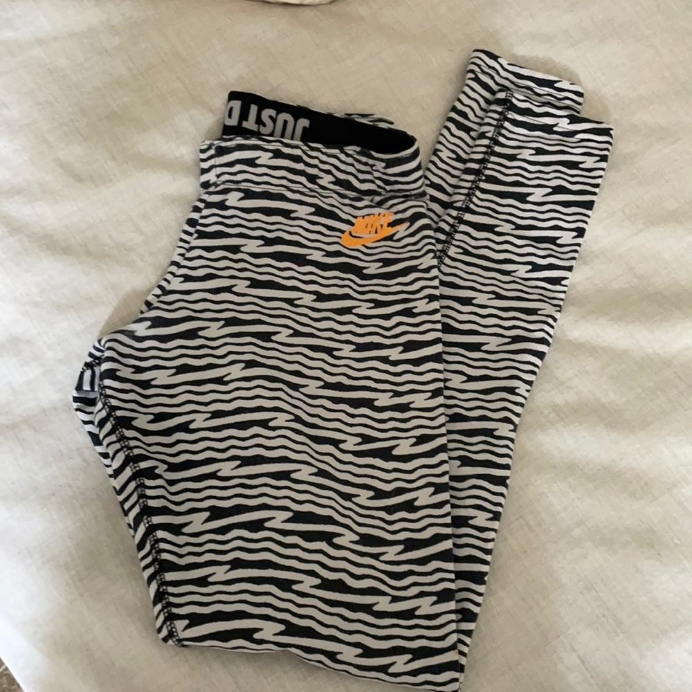 Nike stripped leggings size S